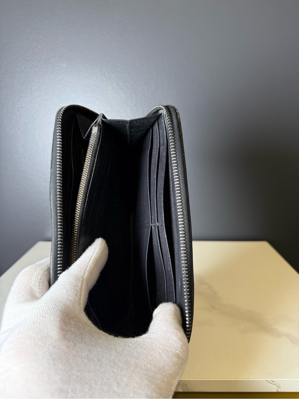 Bottega Veneta Black Intrecciato Zip Around Wallet - Picture 7 of 7
